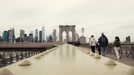 Puente-De-Brooklyn-Que-Conecta-El-Río-Este-De-Brooklyn-A-Manhattan-En-La-Ciudad-De-Nueva-York