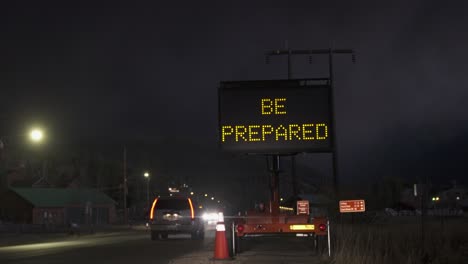 Vehicles-depart-Grand-Lake-Colorado-under-wild-fire-evacuation-orders