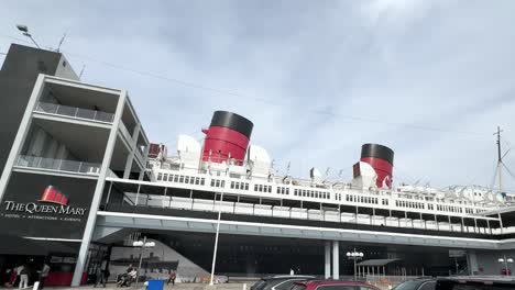 Britischer-Transatlantischer-Ozeandampfer-RMS-Queen-Mary-Angedockt