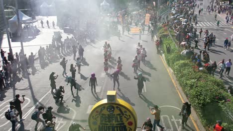 Personas-Vestidas-Como-Esqueletos-Para-El-Desfile-Para-Celebrar-El-Día-De-Los-Muertos-En-La-Ciudad-De-México