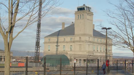 People-looking-at-the-Soo-Locks-in-Sault-Ste