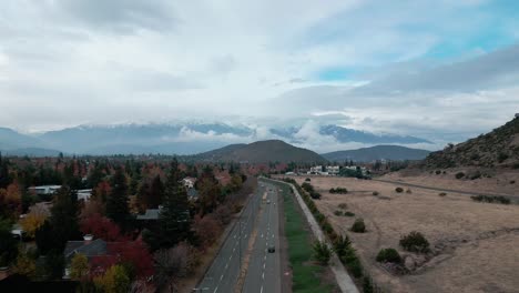 Autumnal-view-of-residential-houses-in-the-municipality-of-Barnechea,-Chile