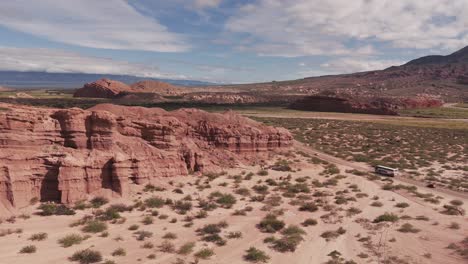 Atemberaubende-Drohnenaufnahme-Der-Aussicht-Im-Calchaquí-Tal-In-Salta,-Argentinien