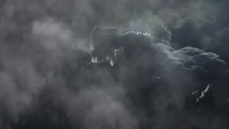 Supercélula-Tormenta-Oscura-Nubes-Arremolinadas