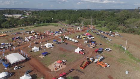 Bird's-eye-view-of-the-Forest-Farmers'-Market-and-preparations-for-it