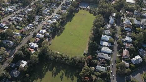 Campo-De-Deportes-Local-En-El-Suburbio-De-Mount-Gravatt-Brisbane-Australia-Sol-De-La-Mañana-60-Fps