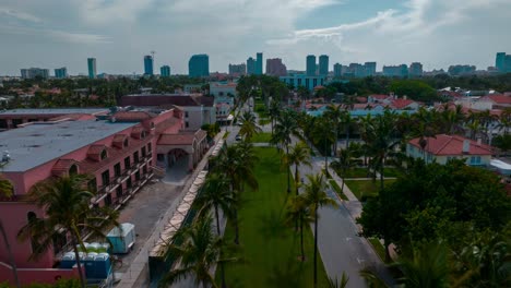 West-Palm-Beach,-Royal-Palm-Way-aerial-hyper-lapse