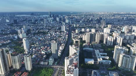 Vista-Aérea-Del-Horizonte-Del-Paisaje-Urbano-De-Hanoi,-Ciudad-Urbana-En-Vietnam