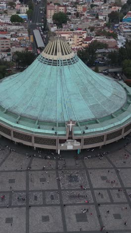 Vista-Aérea-Del-Techo-De-La-Basílica-De-Guadalupe-En-Cdmx