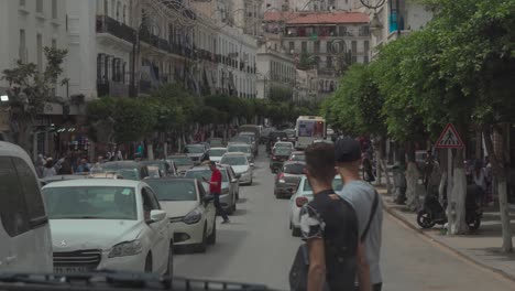 Blick-Auf-Einen-Verkehrsstau-In-Der-Stadt-Algier