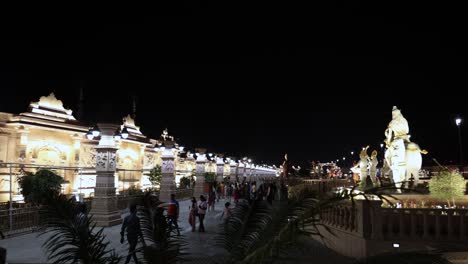 El-Vídeo-Artístico-Del-Exterior-Del-Pasillo-Del-Templo-Hindú-Sagrado-Por-La-Noche-Se-Tomó-En-El-Corredor-Del-Templo-Mahakaleshwar-Mahakal-Ujjain-Madhya-Pradesh-India-El-9-De-Marzo-De-2024