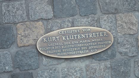 Plaque-on-the-Ship-of-Fools-sculpture-Kurt-Klutentreter