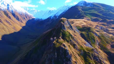 Hermosa-Formación-Rocosa-En-Las-Montañas-Georgianas-Del-Cáucaso-Menor