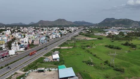 Autobahn-Von-Chennai-Nach-Hosur,-Aufgenommen-In-Den-Frühen-Morgenstunden