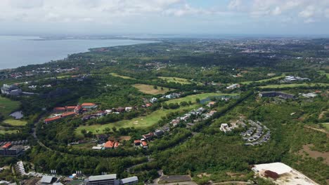 Vista-Aérea-De-Uluwatu,-Badung,-Bali