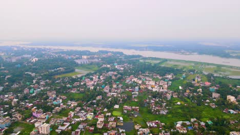 Panorama-Del-Paisaje-Urbano-En-La-Orilla-Del-Río-Kirtankhola-En-Barisal,-Bangladesh