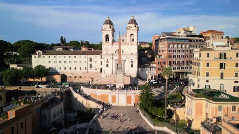 Impresionante-Fotografía-Con-Dron-Sobre-La-Plaza-De-España-De-Roma:-Sitio-Turístico-De-Primer-Nivel