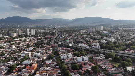 Clear-afternoon-in-Mexico-City,-captured-by-drone