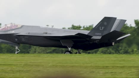 F35-Aircraft-On-Runway-At-Blue-Angels-Airport-Airshow