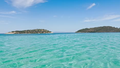 Clean-blue-flag-beaches-of-Halkidiki-Peninsula,-Greece