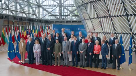 Los-Líderes-De-La-Unión-Europea-Posando-Para-La-Fotografía-Durante-La-Cumbre-De-La-UE-En-Bruselas,-Bélgica.