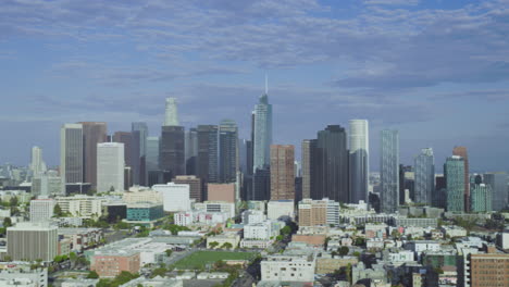 Panoramic-aerial-view-of-the-Los-Angeles-skyline,-capturing-the-bustling-metropolis