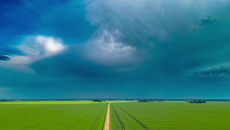 Formation-of-big-massive-storm-clouds,-dark-grey-blue,-skyline-time-lapse