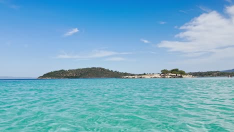 Clean-blue-flag-beaches-of-Halkidiki-Peninsula,-Greece