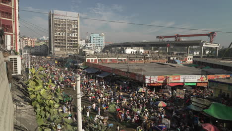 Geschäftiger-Und-Farbenfroher-Großhandelsmarkt-Namens-Karwan-Bazar-In-Dhaka