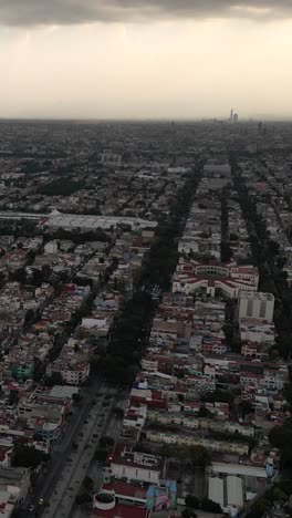 Mexiko-Stadt-Unter-Regenwolken-An-Einem-Bewölkten-Tag