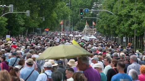 Miles-De-Manifestantes-Marchan-En-El-Centro-De-Madrid-Para-Defender-La-Sanidad-Pública