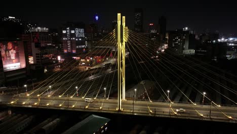 Puente-Mandela-En-Johannesburgo-En-Gauteng,-Sudáfrica