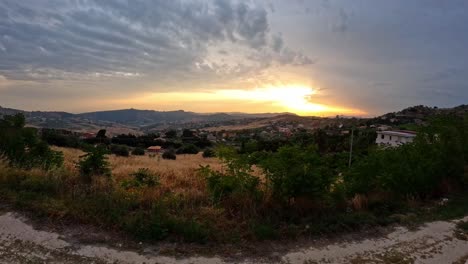 Lapso-De-Tiempo-Sicilia-Campo-Nublado-Atardecer,-Italia