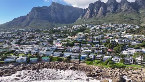 Camps-Bay-Beach-In-Kapstadt-Im-Westkap-In-Südafrika