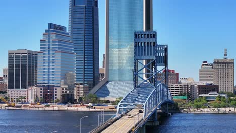 Wells-Fargo-Tower-in-downtown-of-Jacksonville-Town-during-Sunny-day,-USA