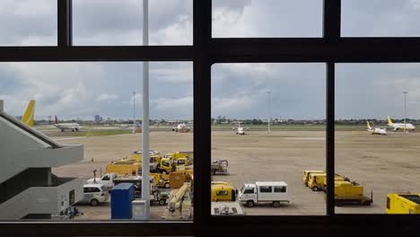 Handheld-Flughafenlogistik-Im-Einsatz-Am-Flughafen-Cebu