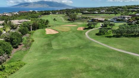 Mauis-Erstklassiger-Golfclub;-Malerischer-Überflug-Per-Drohne