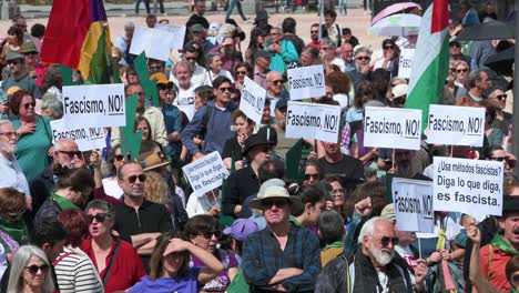 Liberal-Protesters-Rally-Against-Extreme-Right-Wing-and-Fascist-Movements-in-Europe-with-"No-Fascism"-Placards,-Urging-Mobilization