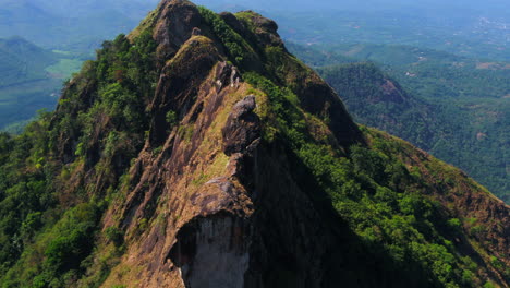 Illikkal-Kallu-Mejores-Lugares-Turísticos-En-Kottayam,-Kerala,-India