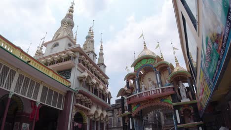 Einer-Der-Krishna-Tempel-In-Nabadwip-Ist-Der-Samachari-Ashram-Tempel