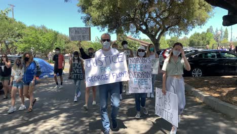 Protesta-Pacífica-Por-Justicia-Para-George-Floyd-Tras-La-Brutalidad-Policial-En-Minneapolis-La-Semana-Pasada