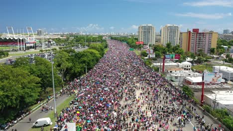 Größter-Protest-In-Puerto-Rico:-Menschen-Fordern-Den-Rücktritt-Von-Gouverneur-Ricky-Rosello