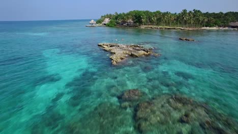 The-crystal-clear-waters-of-Mucura-island