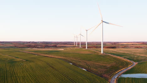 Windkraftanlagen-Im-Feld