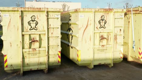 Renovasjonen-IKS-Garbage-Waste-Handling-Company-Dumpsters,-Close-Up,-Stavanger,-Norway