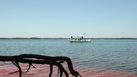 Fishermen-on-a-boat-while-fishing-in-lake-hartwell-on-a-Sunny-day