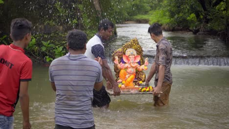 28-De-Agosto-Festival-Indio-Ganpati-Visarga-En-India-Maharashtra