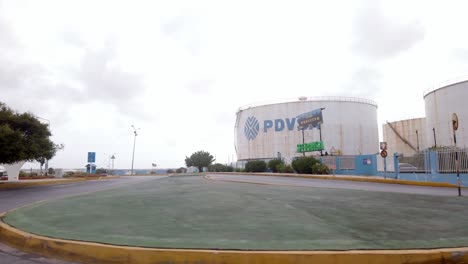 Betreten-Der-Raffinerie-PDVSA-Refineria-Curacao