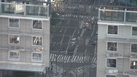 Kyoto,-Japan---Mai-2016:-Glasreflexionen-Auf-Einem-Modernen-Wolkenkratzer