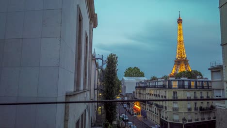 Zeitraffer-Des-Eiffelturms-In-Paris